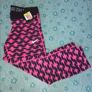 NWT Nike Running Capri tights
